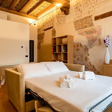 شقة Dimore - Palazzo San Giorgio فيرونا